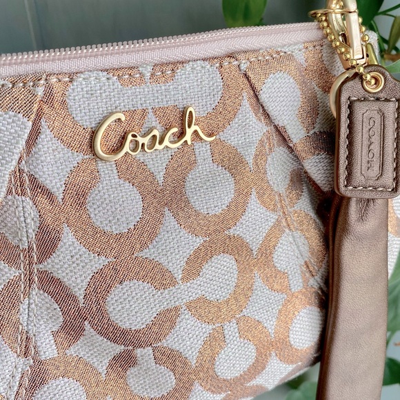 Coach Madison Signature Optic Wristlet Rose Gold - Picture 4 of 4